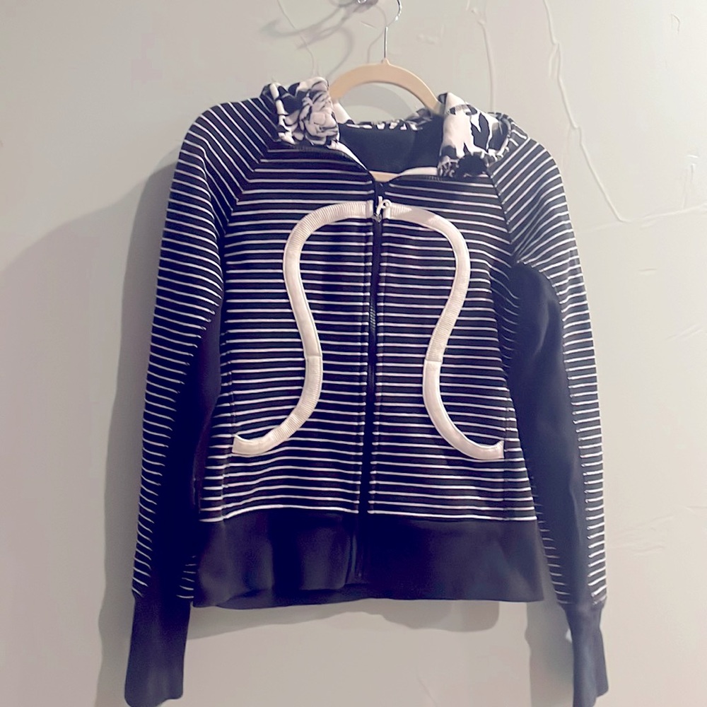 Lululemon hoodie in black/white stripe, size 6